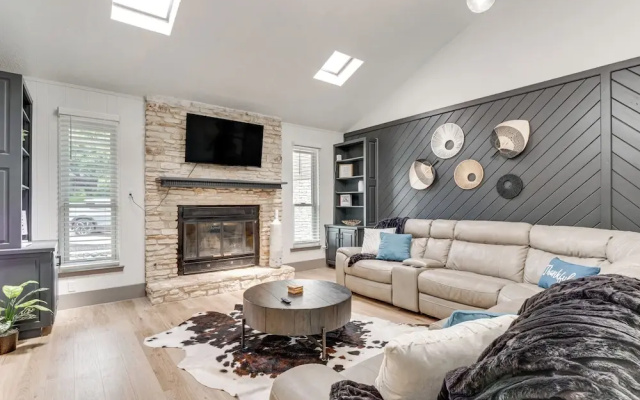 photo 2 of Modern Georgetown Home < 2 Mi to Blue Hole Park!