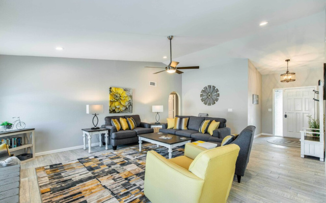 photo 3 of Pool & Putting Green: Scottsdale Family Escape