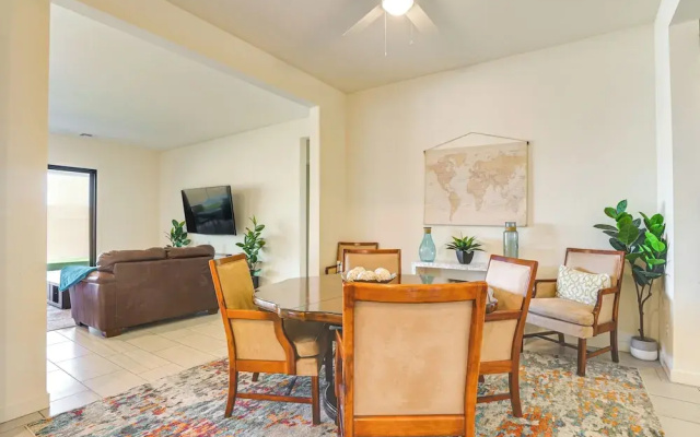photo 2 of Modern Glendale Getaway ~ 3 Mi To Stadium!