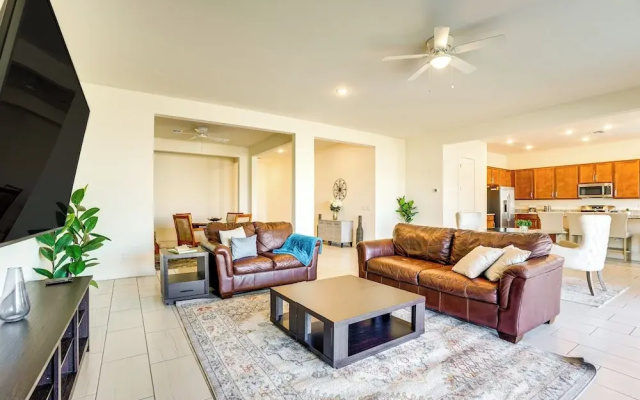 photo 4 of Modern Glendale Getaway ~ 3 Mi To Stadium!