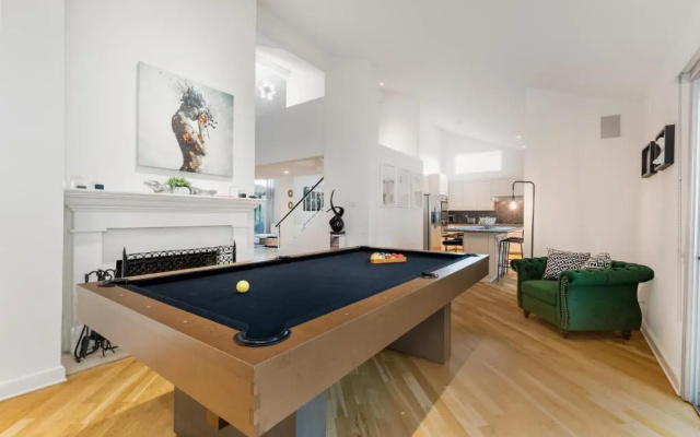 photo 3 of Modern Hollywood Hills Home-Pool,Sauna,5*location