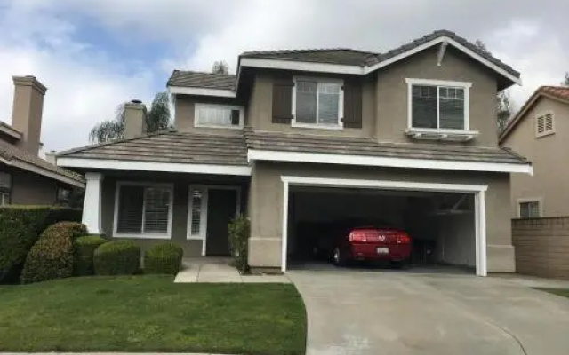 photo 2 of Modern House Close To Park & Ont Airport