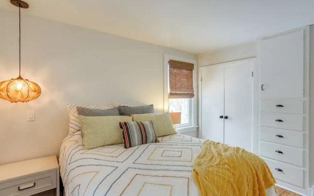 photo 5 of Cozy Cottage in Historic Village: Near Cedar Point