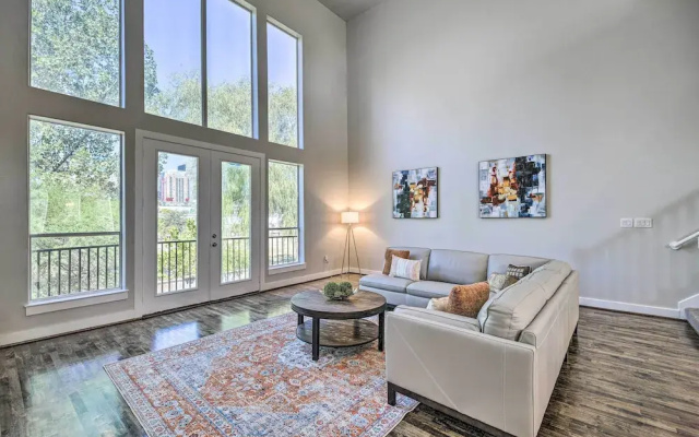 photo 2 of 3-story Houston Townhome: 1 Mi to Minute Maid Park