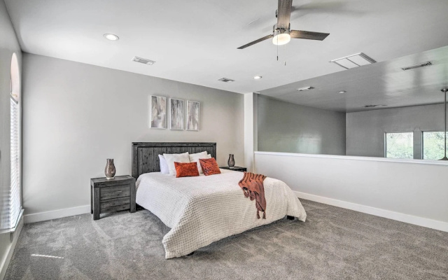 photo 5 of 3-story Houston Townhome: 1 Mi to Minute Maid Park