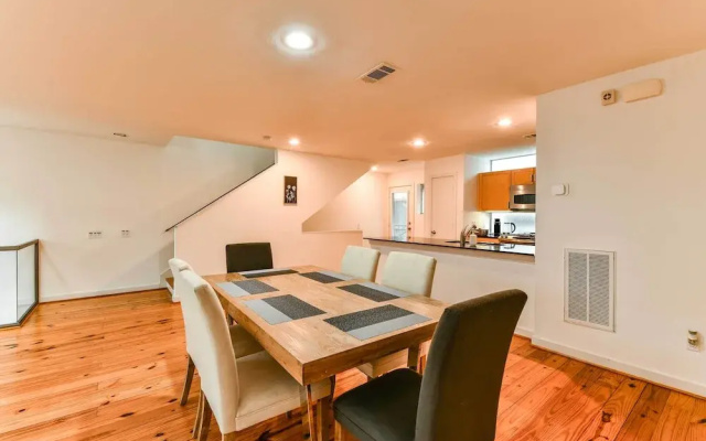 photo 5 of Modern Houston Townhome: 5 Miles to Downtown!