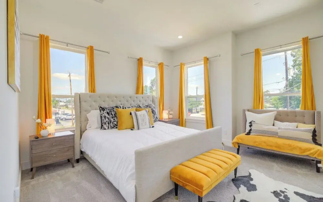 photo 5 of Modern Houston Home w/ Yard, 3 Mi to Toyota Center