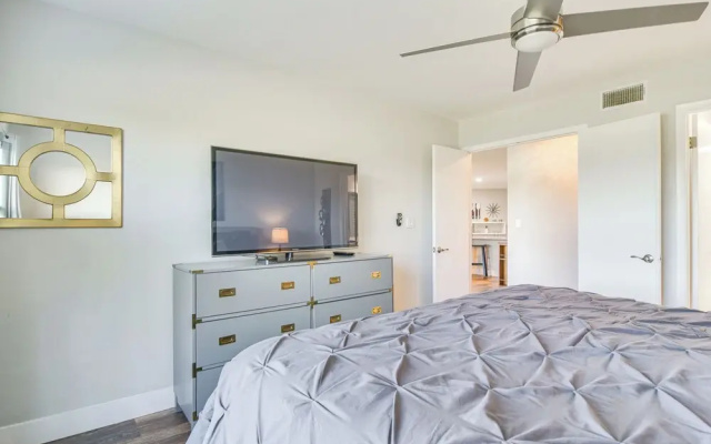 photo 2 of Modern Isla Del Sol Condo: Walk to St. Pete Beach!