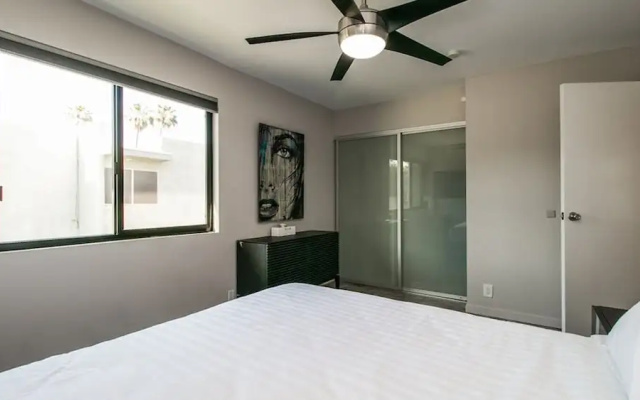 photo 4 of Unbeatable Old Town Location! Modern and Classy!