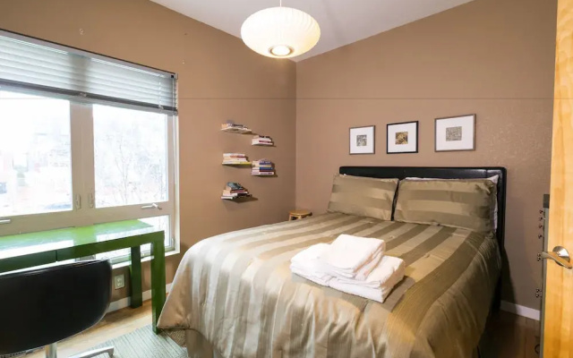 photo 3 of Modern Marvel Luxurious 3BR House in DT