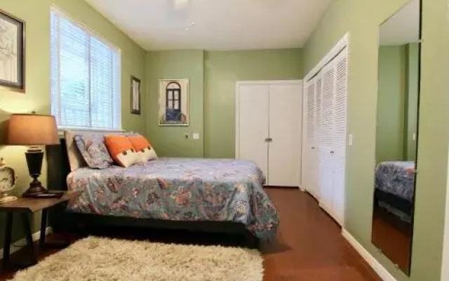 photo 2 of Modern Montrose Condo