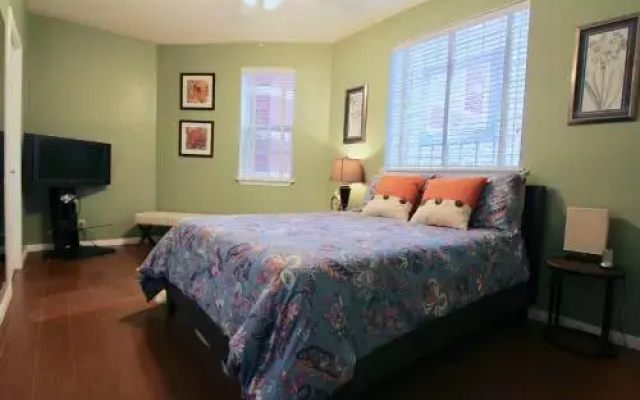 photo 3 of Modern Montrose Condo