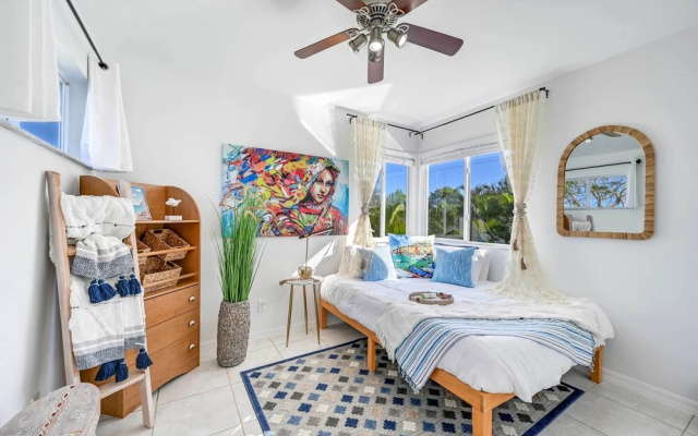 photo 3 of Modern Naples Oasis w/ Saltwater Pool & Jacuzzi!