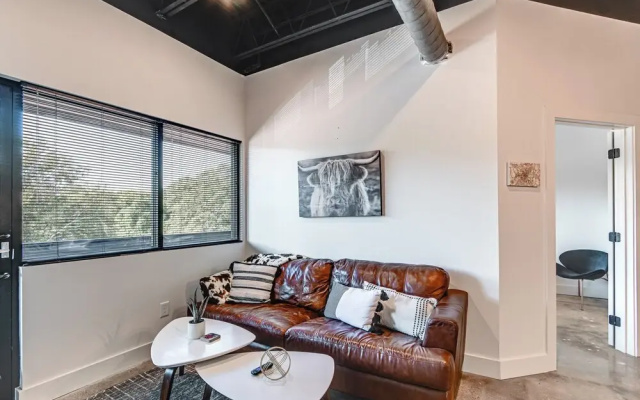 photo 3 of Modern Nashville Condo: 5 Mi to Downtown!