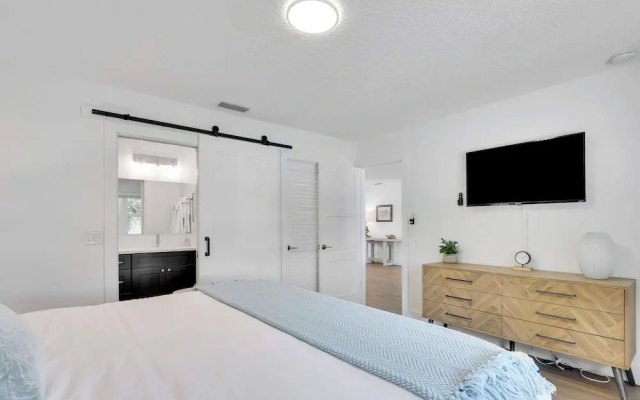 photo 4 of Private Pool + Bar: Palm Beach Gardens Getaway