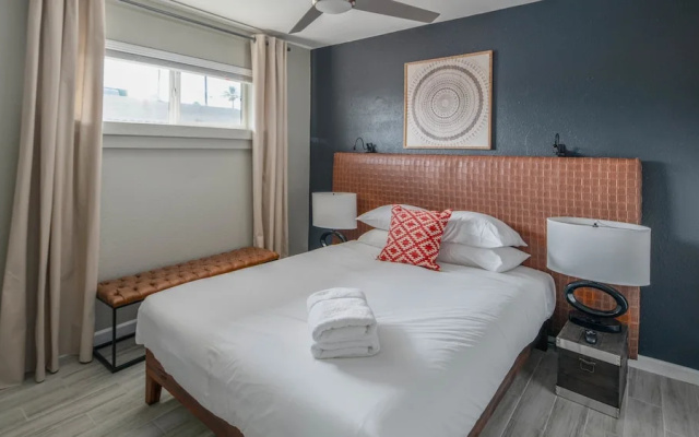photo 2 of Modern 2br Phoenix Townhome by Wanderjaunt