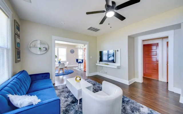 photo 2 of Modern Portsmouth Apartment: Walk to Norfolk Ferry