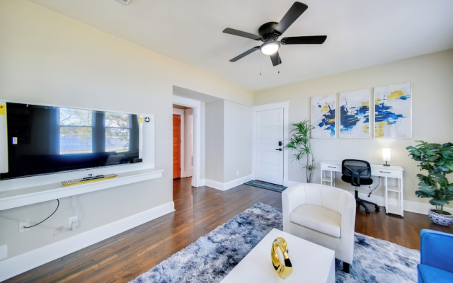 photo 4 of Modern Portsmouth Apartment: Walk to Norfolk Ferry