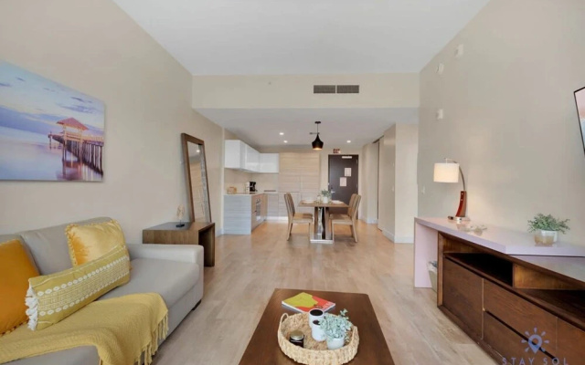 photo 4 of Modern Resort Terrace- Up To 6 Near Beach, Hollywood