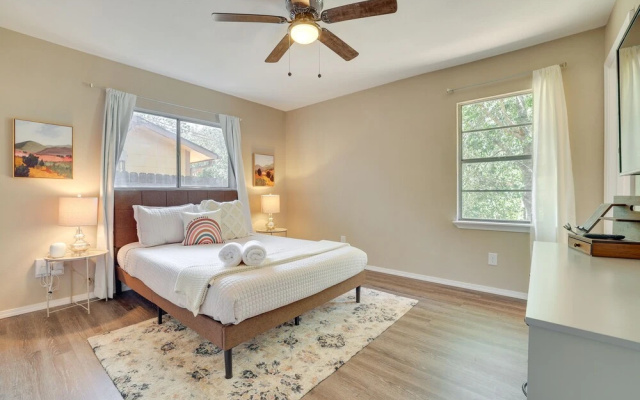 photo 3 of 9 Mi to Downtown: Home w/ Deck in San Antonio