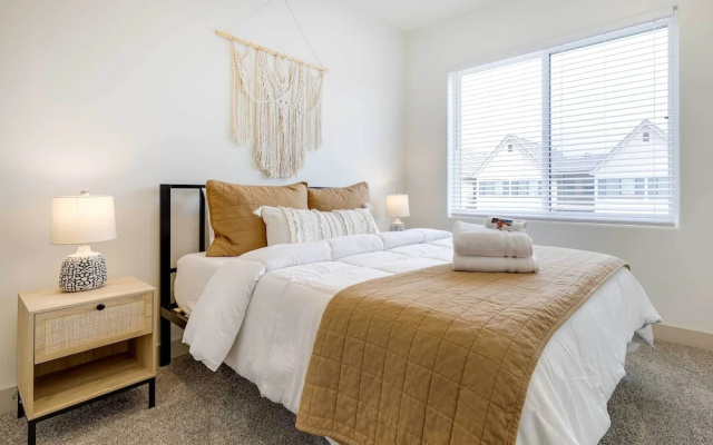 photo 2 of Modern Santa Clara Vacation Rental w/ Patio