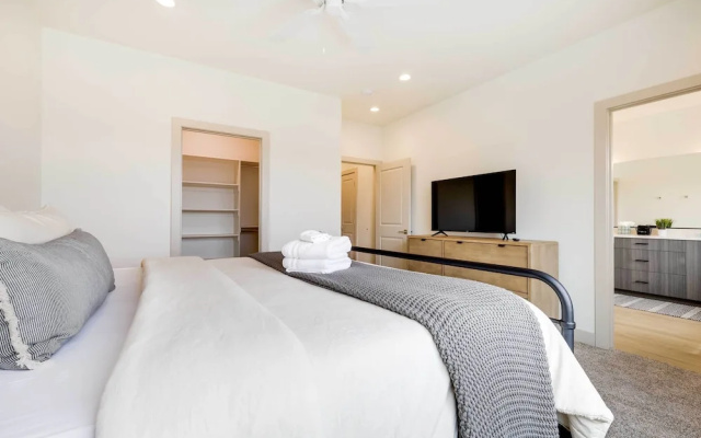 photo 4 of Modern Santa Clara Vacation Rental w/ Patio