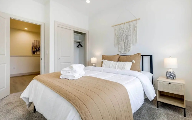 photo 5 of Modern Santa Clara Vacation Rental w/ Patio