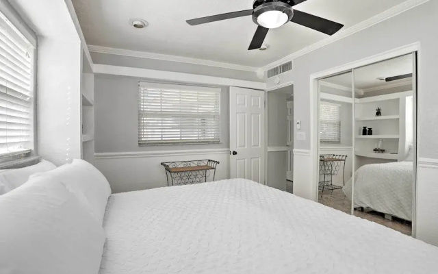 photo 2 of Modern Seminole Home w/ Patio, 3 Mi to Beach!