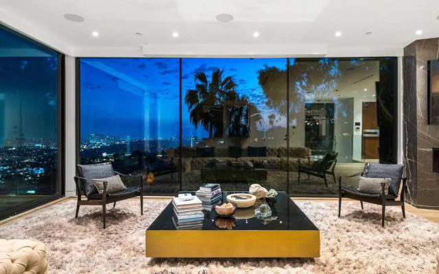 photo 2 of Modern Smart Home With Spectacular Views