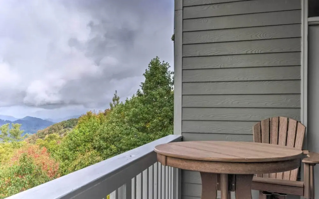 photo 4 of Surrounding Mtn Views! Modern Smokies Retreat