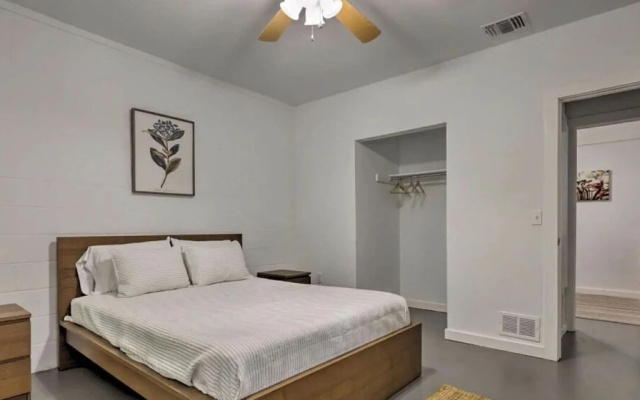 photo 2 of Modern, Spacious 2-bed Casa Sol - Prime Location