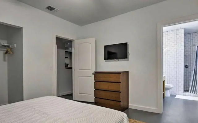 photo 3 of Modern, Spacious 2-bed Casa Sol - Prime Location