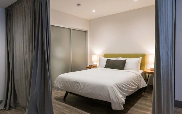 photo 3 of Modern & Spacious 2-Bedroom DTLA