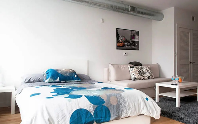 photo 3 of Modern studio in Old City