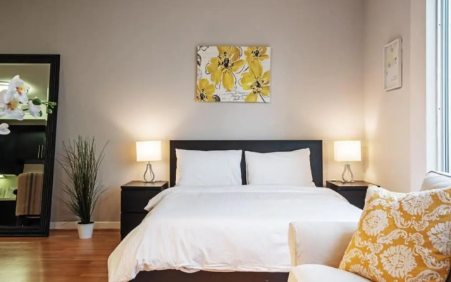 photo 2 of Modern Studio in Santa Monica