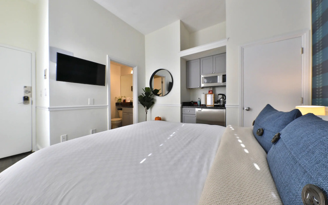 photo 4 of Modern Studio in South End!