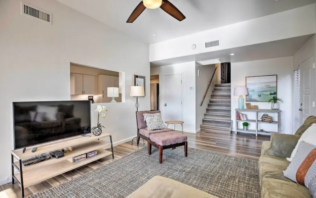 photo 3 of 4 Mi to Asu: Lake-view Condo w/ Patio, Pool Access