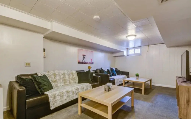 photo 2 of Modern Townhouse w/ Pool Table by Cozysuites