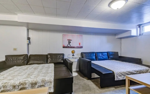photo 3 of Modern Townhouse w/ Pool Table by Cozysuites