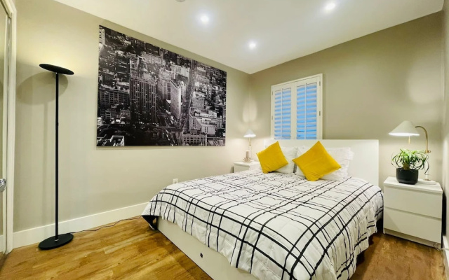 photo 2 of Modern Venice Condo By The Beach