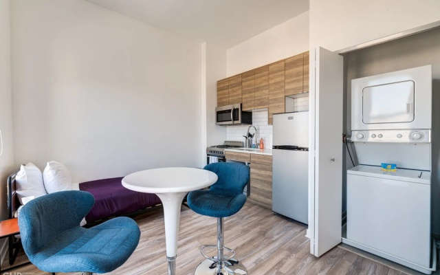 photo 3 of Modern Yet Cozy - Everything You Need And More For A Great Windy City Stay - 747 Lofts Cabin 204 by RedAwning