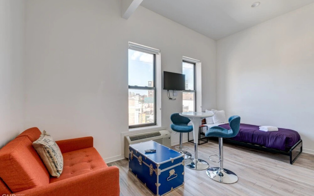 photo 4 of Modern Yet Cozy - Everything You Need And More For A Great Windy City Stay - 747 Lofts Cabin 204 by RedAwning