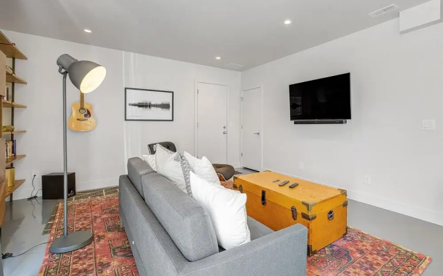 photo 5 of Amazingly Sleek Rino Pad - Stunning Mountain Views