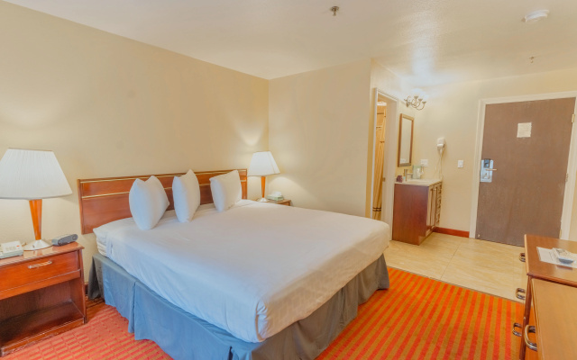 photo 4 of The Monarch Inn