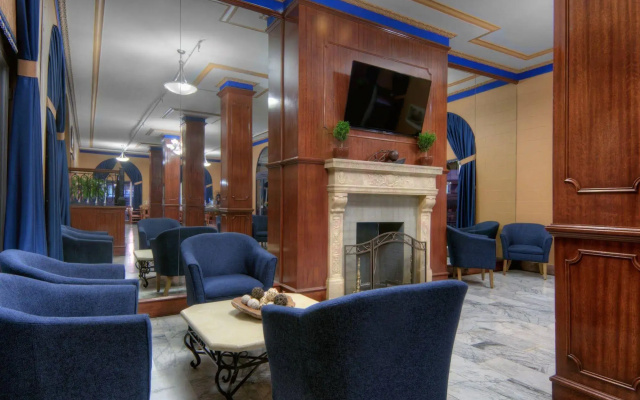 photo 2 of The Monarch Hotel