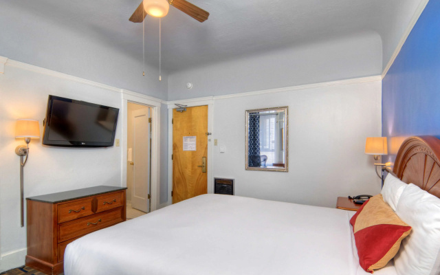 photo 5 of The Monarch Hotel