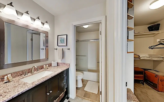 photo 2 of Monarch Vista: Updated Retreat w/ Pool & Spa condo