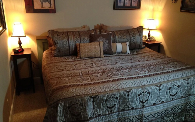 photo 3 of Monroe Street Suites