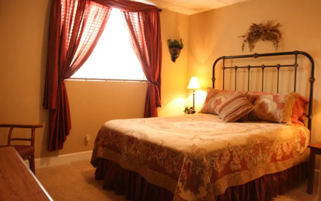 photo 5 of Monroe Street Suites