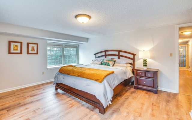 photo 4 of 7 Mi to Newark: Montclair Vacation Rental